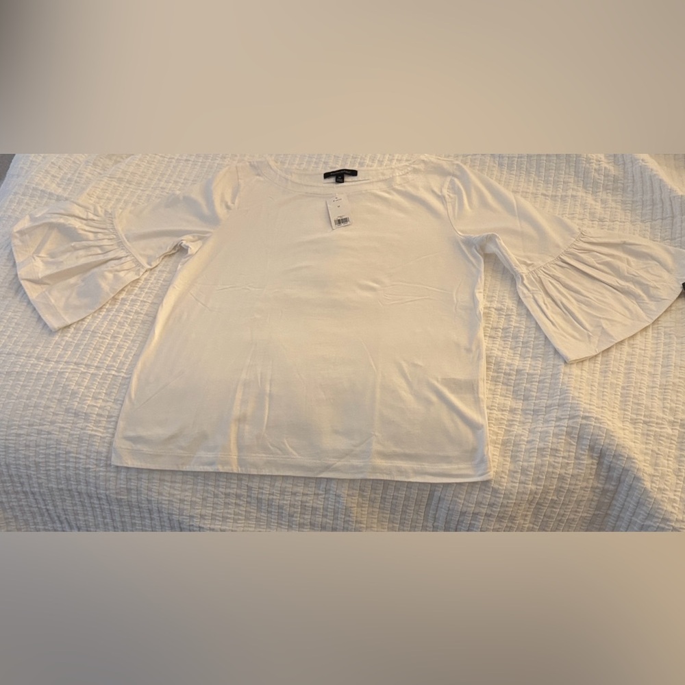 NWT Banana Republic white cotton top with flutter sleeves M